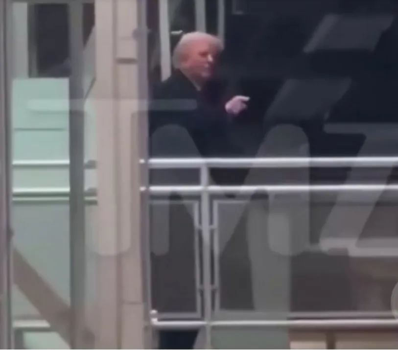 ترامب يواجه عاملًا في مصنع فورد بميشيغان بإشارات غاضبة وألفاظ بذيئة خلال جولة رسمية